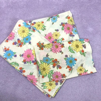 Винтажный полноразмерный набор простыней Flower Power, 1970-е Daisy Delight Cannon Monticello - Изображение 1 из 4