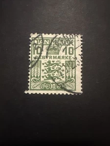 1926-1930 Denmark 10ore Green Special (late) Fee Used Stamp - Picture 1 of 2