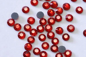 DMC Rhinestones 6ss Light Siam Hotfix iron-on 14,400 pcs (100 gross ) - Picture 1 of 2