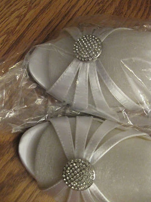 ZAPATOS RETOQUE DAMAS OCASIÓN ESPECIAL/NOVIA BLANCOS CON PEDRERÍA NUEVOS EN CAJA Foto 1 de 2