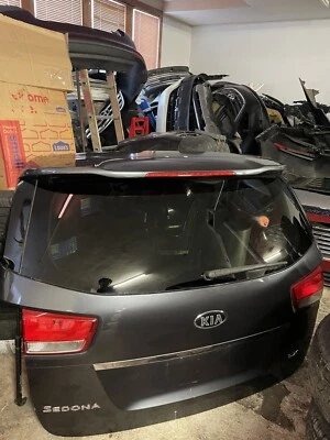Kia Sedona Manual Light Gate Trunk Hatch Assembly Platnum Graphite OEM 2015-2020 - Image 1 of 4