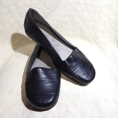 🩰 A2 by Aerosoles Comfort Slip-On Flats 9 M Black Leatherette; Layered Details - Image 1 of 4