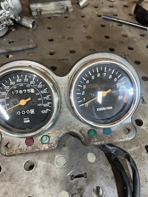 2005 SUZUKI GS500 GS 500 F SPEEDOMETER TACHOMETER DASH CLUSTER GAUAGE - Image 1 of 4