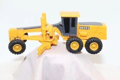 ERTL John Deere 1/87 Scale Road Motor Grader, Diecast/Plastic - Image 1 of 4
