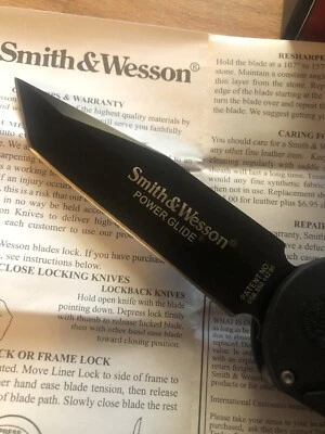 Smith & Wesson Power Glide con hoja Tanto de 3-7/8" diseñada por Rocky Moser Foto 1 de 4