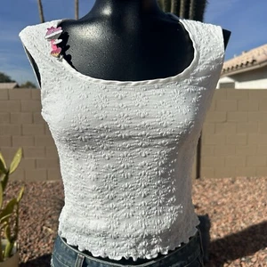 Top Atelier blanco recortado cuello redondo con alfileres talla mediana  - Imagen 1 de 6