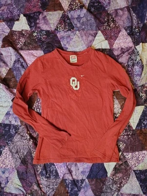 Nike Oklahoma Sooners T-Shirt Women's Small Red Football Vintage Y2K  - Image 1 of 4