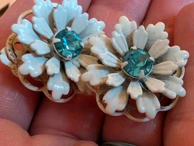 Pendientes Lisner Flor Clip En Metal Blanco Azul Estrás  Foto 1 de 4