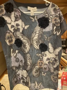 MNG For Mango Short Sleeve Top Sz Med. Navy / Gray 3-D Navy Raised Flowers - Picture 1 of 4