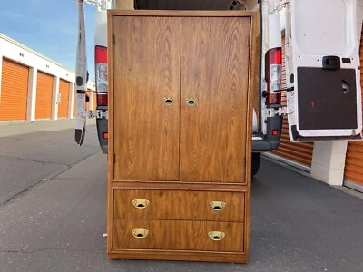 Armario de TV iluminado con cajón de 2 puertas Drexel Heritage Passage vintage Foto 1 de 4