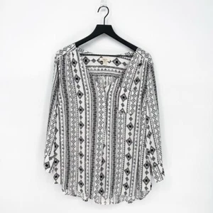 Como Blu Women's 1X Geometric Tribal Popover Blouse Black White - Picture 1 of 5
