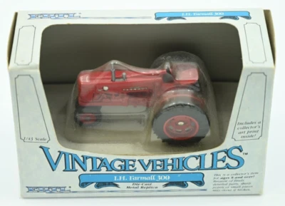 Cosechadora Ertl International Farmall 300 como nueva en caja escala 1/43 Foto 1 de 3