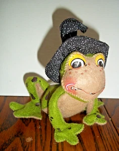 ANNALEE HALLOWEEN "TRICK OR TREAT TOAD" 4" 2019 NWT - Picture 1 of 4