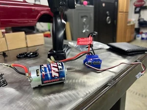 Titan 12t 550. Traxxas Xl5 esc combo. - Picture 1 of 1