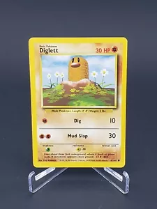 Error Diglett Base Set 47/102 Pokemon 1999 WOTC Misprint Rotated Energy Symbol - Picture 1 of 2