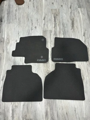 Alfombrillas GMC Denali 2500 HD 2025 Foto 1 de 4