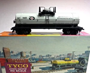 HO TYCO Diamond Chemical Tank Car with Walkway #74425 Low Ship Original Box - Picture 1 of 7