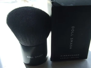 DOLL SMASH Airbrushed angled Kabuki brush : RRP £28 - Picture 1 of 4