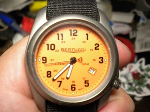 Reloj de Campo BERTUCCI Original Titanio con Fecha Color Naranja R A R E - Imagen 1 de 4