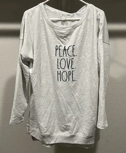Rae Dunn Peace, Love, Hope Langarm T-Shirt mit Socken SZM Neu ohne Etikett - Bild 1 von 4
