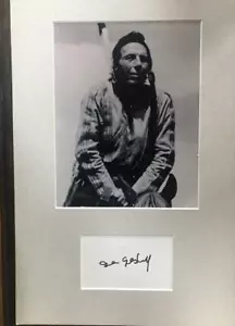 Iron Eyes Cody - Firma mate con una foto - Imagen 1 de 1