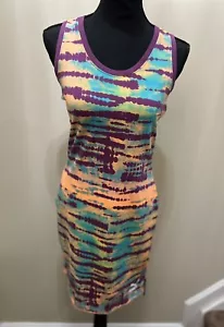 Vestido sin mangas para mujer Puma Tie Dye naranja/púrpura/azulada talla mediana - Imagen 1 de 9