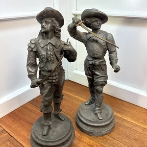 Antike Vintage Don Juan & Don Caesar Spelter Statuen Garnituren - Schwerter - Bild 1 von 18