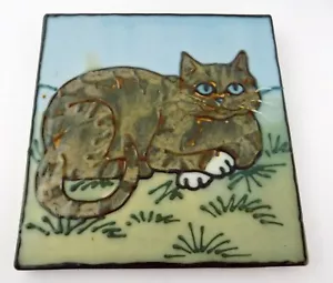 Piastrella da parete da appendere ceramica arte Suki firmata tabby gatto in erba gattino 7 pollici - Foto 1 di 12