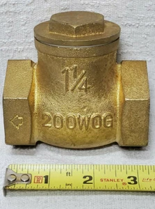 NEW MUELLER INDUSTRIES BRASS 1 1/4" SWING CHECK VALVE 200WOG - Picture 1 of 6