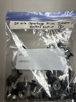 Kia Sportage 2005-2010 varios pernos y tuercas interiores Foto 1 de 2