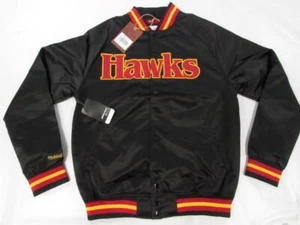 Nuova giacca Atlanta Hawks da uomo taglia Mitchell & Ness leggera in raso nero $120 - Foto 1 di 5
