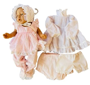 Muñeca bebé recién nacida Jesmar anatómicamente correcta niña hecha en España dos trajes - Imagen 1 de 22