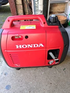 Honda EU22i Portable Generator - Picture 1 of 6