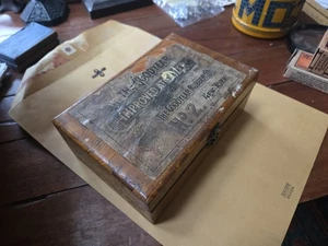 Antiguo atomizador The Goodyear Rubber Co. de la década de 1910 #2 caja de madera Nueva York - Imagen 1 de 7