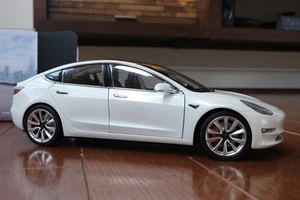 Tesla Model 3 Official Diecast 1/18 1:18 Scale Model RARE - Picture 1 of 8