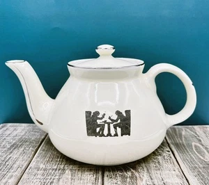 Vintage Hall China Silhouette Streamline Teapot - Picture 1 of 8