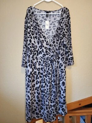 Vestido envolvente Lane Bryant para mujer talla grande 26/28 gris plateado/negro estampado de guepardo TAN LINDO Foto 1 de 4