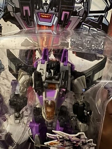 Hasbro Transformers IDW Thrilling 30 WFC Skywarp MOSC New - Picture 1 of 5