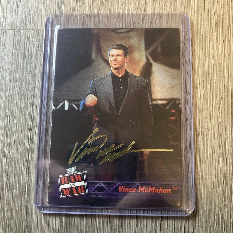 2001 Fleer WWF Raw Is War #15 Vince McMahon - Image 1 of 2