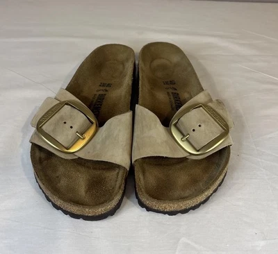 BIRKENSTOCK MADRID SANDALIA GRANDE HEBILLA DESLIZABLE CASTILLO DE ARENA TALLA 40 Damas 9 Hombres 7 Foto 1 de 4