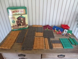283 Pcs. Original LINCOLN LOGS FORT LINCOLN + with Original Container & Lid - Picture 1 of 7