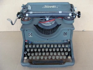 OLIVETTI M40 MACCHINA DA SCRIVERE VINTAGE COLORE MILITARE - Imagen 1 de 1