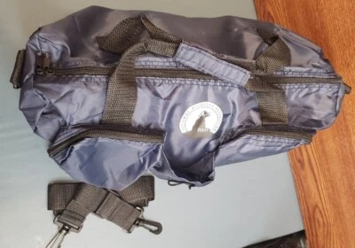 Bolsa de gimnasio National Wild Life Federation con bolsillos laterales y bolsillo para bebidas-azul marino Foto 1 de 4