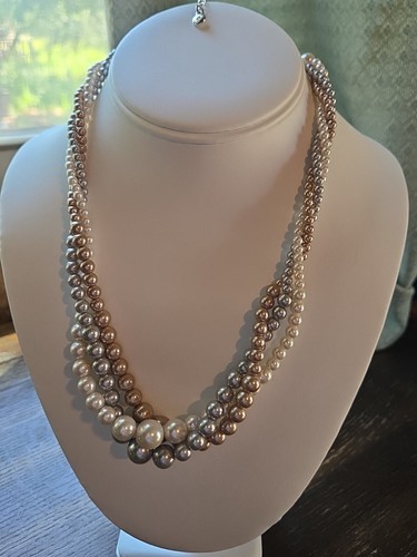 VETEMENTS Collana romana RMN bianca finta perle blush perline attorcigliate tre fili 17"