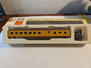 HO Scale Con-Cor 72 Ft HO Dining Car Kit MILWAUKEE ROAD # 0001-001009 Unused - Picture 1 of 15