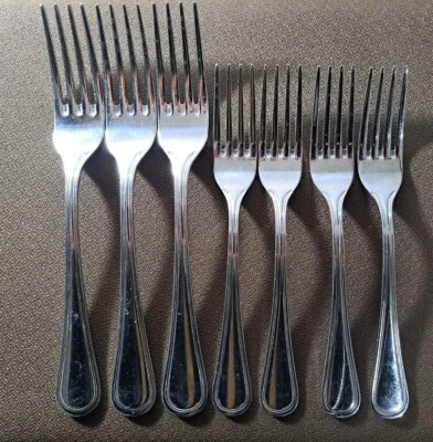 Oneida Tres/Hollis Lote de 7 Tenedores, 3 Tenedores de Cena y 4 Tenedores de Ensalada 54-184 Vietnam Foto 1 de 4