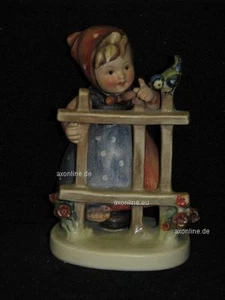 Goebel Hummel 203 "Frühlingsidyll", Mädchen an Zaun mit Vogel, Sonderstempel - Picture 1 of 1