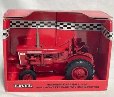 ERTL McCormick Farmall 140 1994 Lafayette IN Toy Show tractor agrícola, 1/16, nuevo en caja Foto 1 de 4