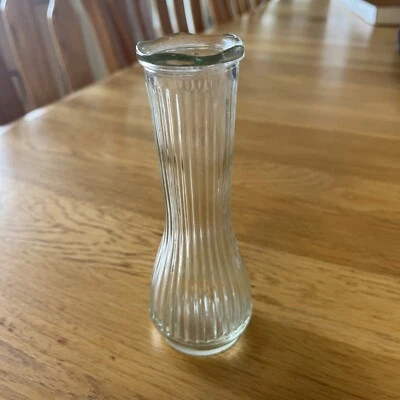 "Florero de colección 6"" acanalado festoneado superior Bud de CFG-CLG 8" Foto 1 de 4