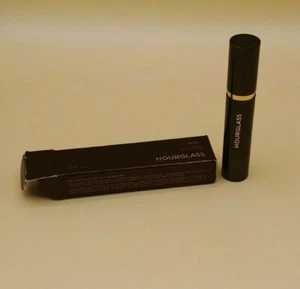 Hourglass Girl Lip Stylo Lip Crayon in Innovator Full Size 100% Authentic - Picture 1 of 3